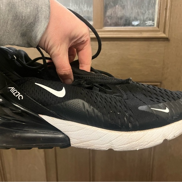 Nike Women’s Air Max 270- good used condition size 9 - Picture 9 of 9